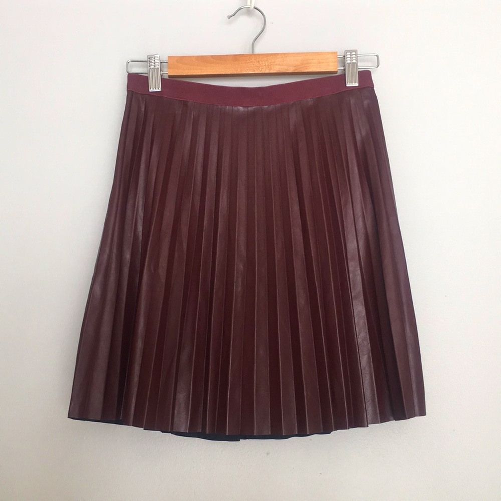 J. Crew Pleated Faux Leather Skirt SZ 00 in Wine